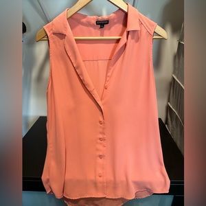 Express coral button up top
